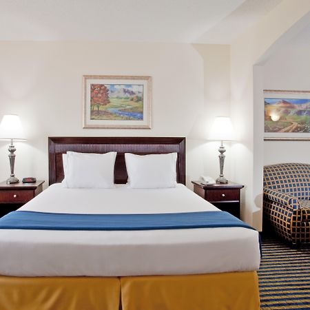 Holiday Inn Express & Suites Chesapeake By Ihg Εξωτερικό φωτογραφία