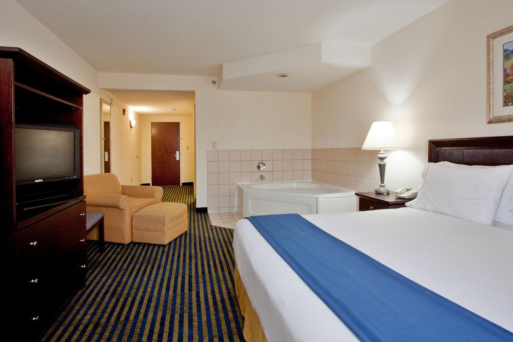Holiday Inn Express & Suites Chesapeake By Ihg Εξωτερικό φωτογραφία
