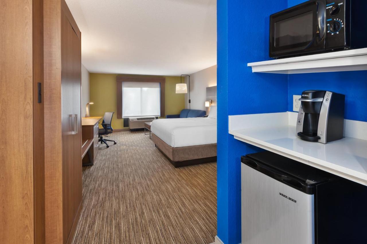 Holiday Inn Express & Suites Chesapeake By Ihg Εξωτερικό φωτογραφία
